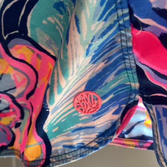 Lilly Pulitzer running shorts - Picture 3 of 4